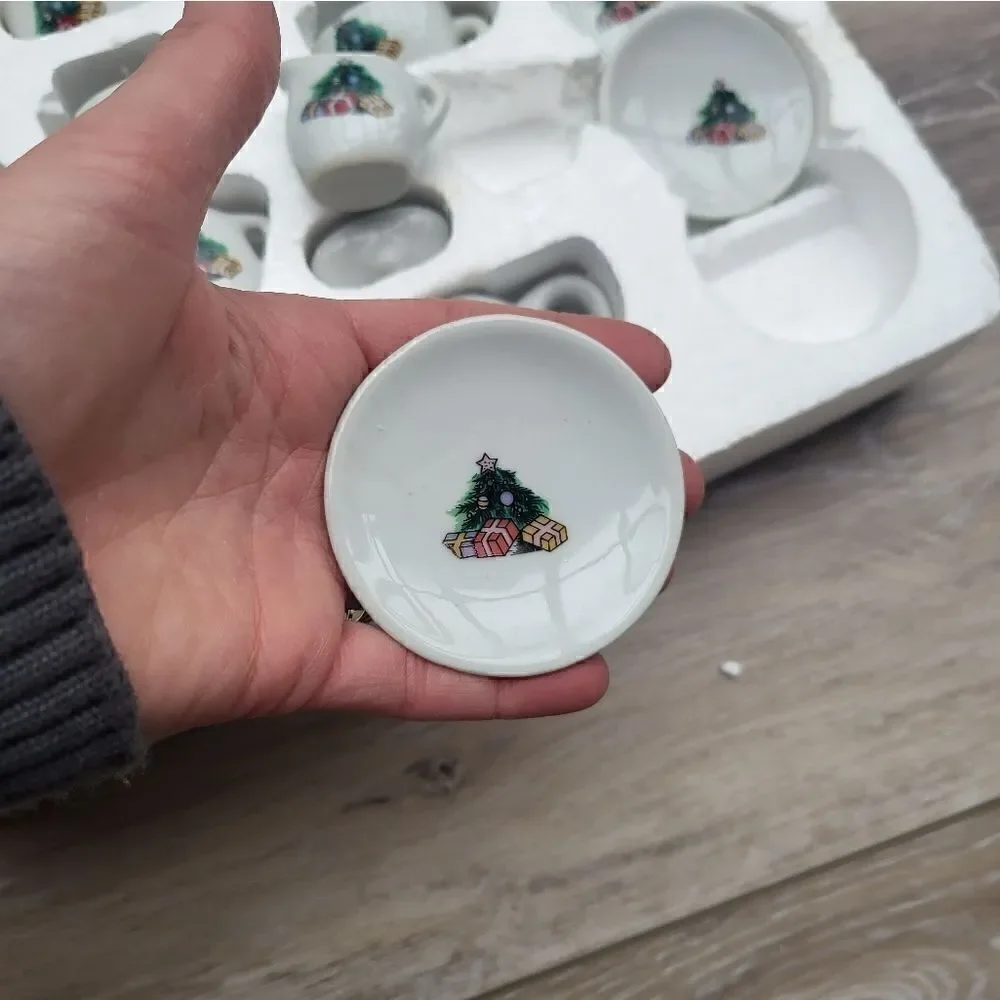 Vintage Childs 17 Piece Porcelain Christmas Tea Set Christmas trees